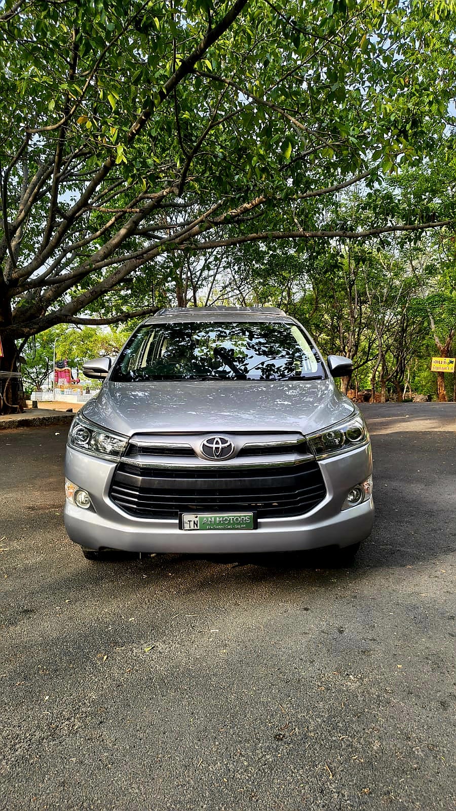 Toyota Innova V image 2