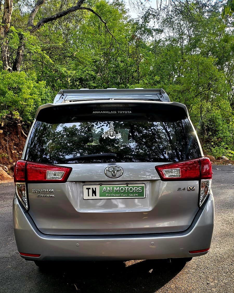 Toyota Innova V image 4